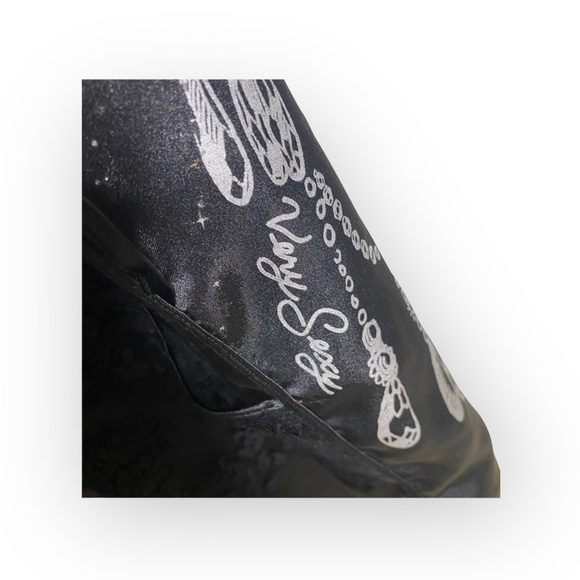 Victoria’s Secret ☀︎︎ Very Sexy Silky Chandelier Print Satin Robe ☀︎︎ Black M L - Picture 12 of 16